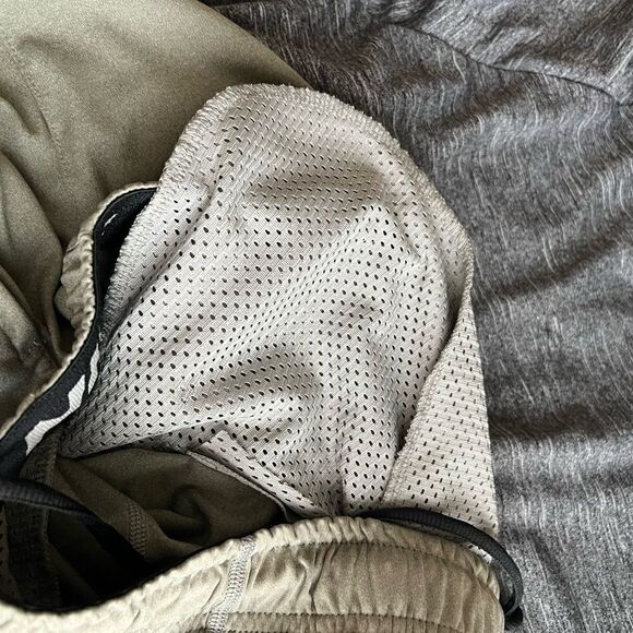 Nike Men's Standard Fit Lightweight Elastic Waist Dri-Fit Short (Grey,L) - Picture 9 of 10